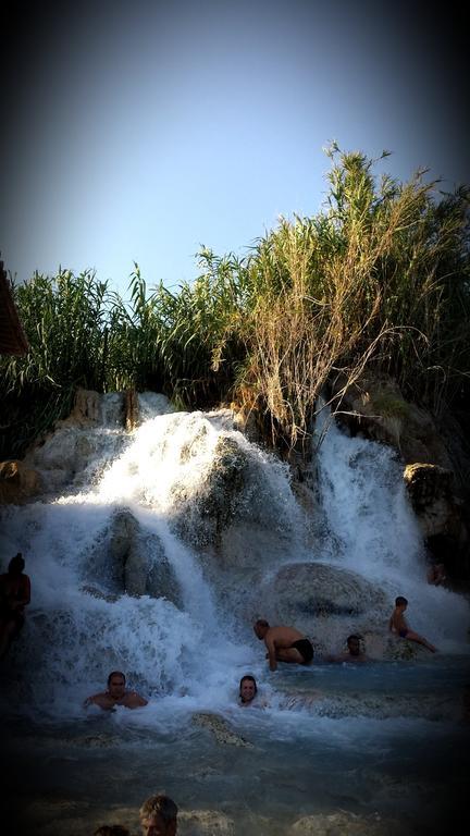 Agriturismo Sugheretello Semproniano Bagian luar foto