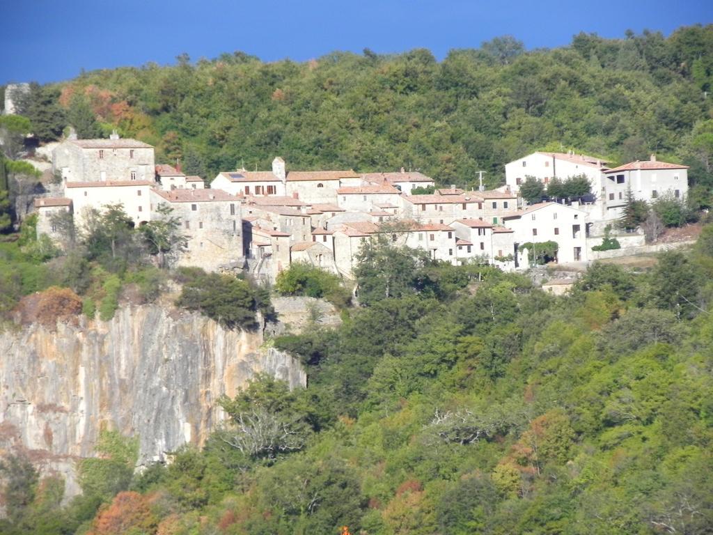 Agriturismo Sugheretello Semproniano Bagian luar foto
